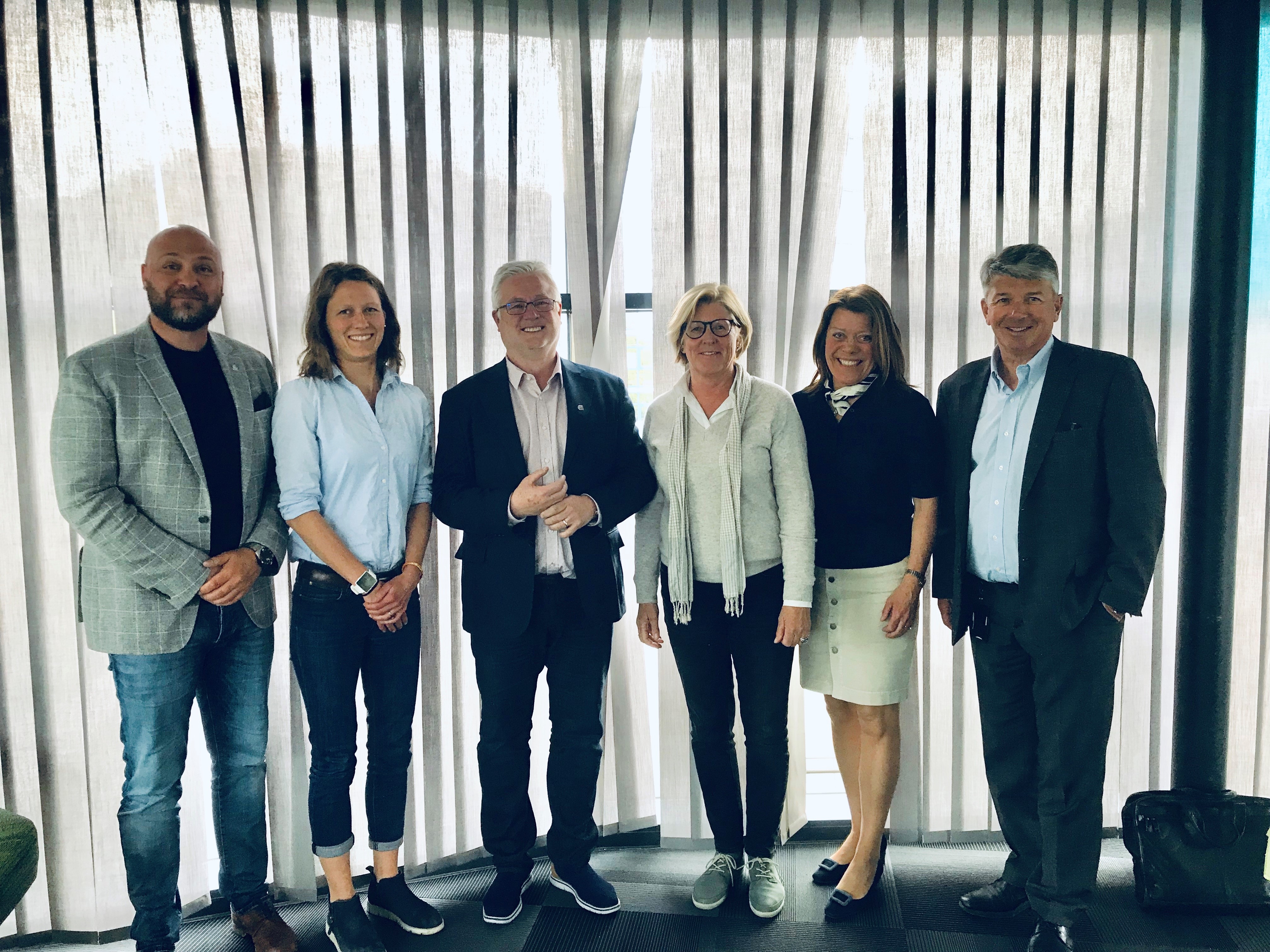 [Bilde] From left: Gisle Nondal (R&D Manager GCE Ocean Technology), Line Magnussen (Senior Advisor Innovation Norway), Owe Hagesæther (CEO GCE Ocean Technology), Torunn Aass Taralrud (Director Innovation Norway), Nina Broch Mathisen (Director Innovation Norway), Jon Arve Sværen (Chairman GCE Ocean Technology/VP OneSubsea)