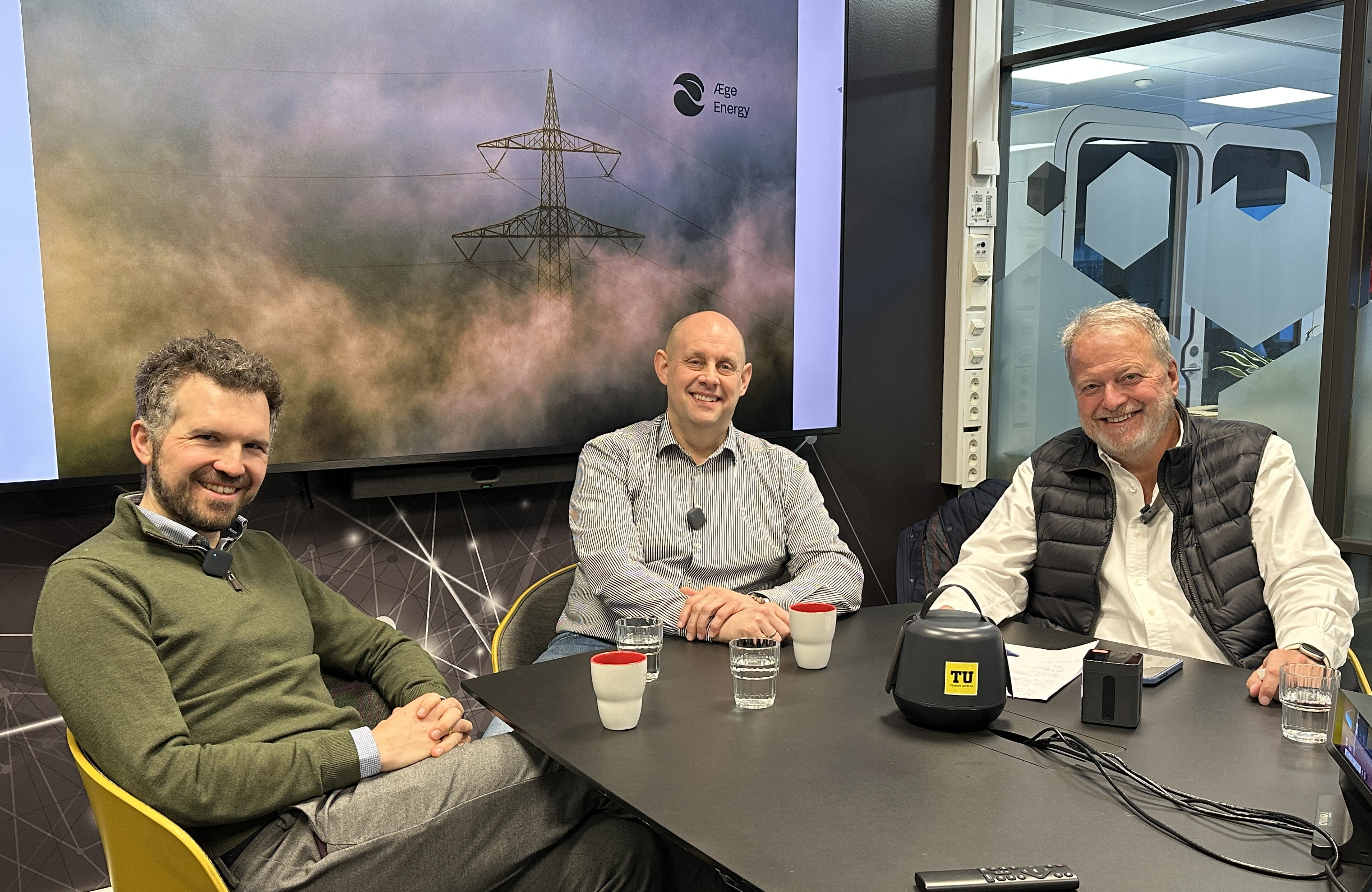 Listen to Jonas Alexandersson (left) and Ole Kristian Jacobsen (center) explain how Æge Energy helps companies applying for access to the power grid.